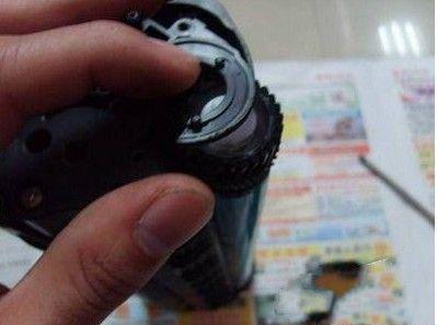点击查看大图 佳能2900打印机加粉图解图片4