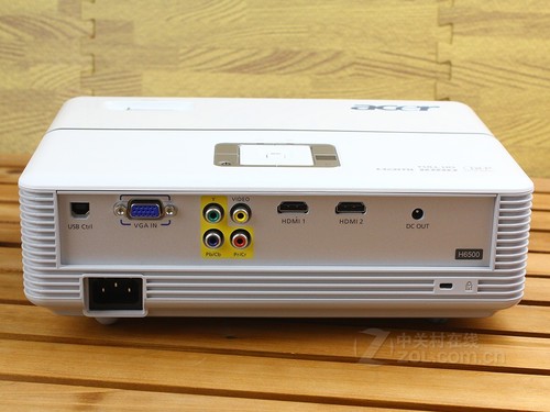 投影机Acer H6500背面 